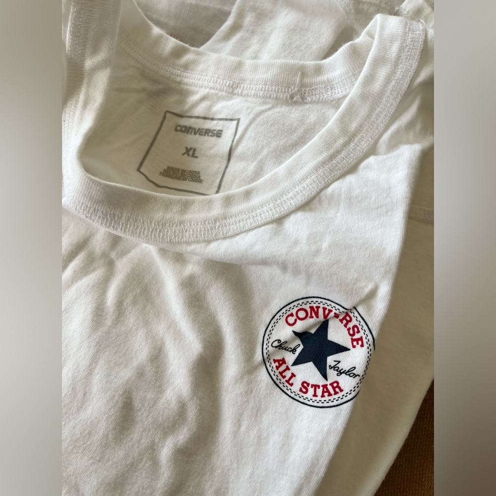 Converse All-Star, long sleeve crewneck T-shirt. Size XL. - Picture 2 of 3